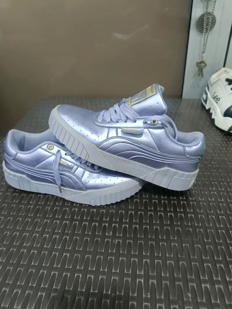 Zapatillas Puma Carina plateadas talla 39 - 2