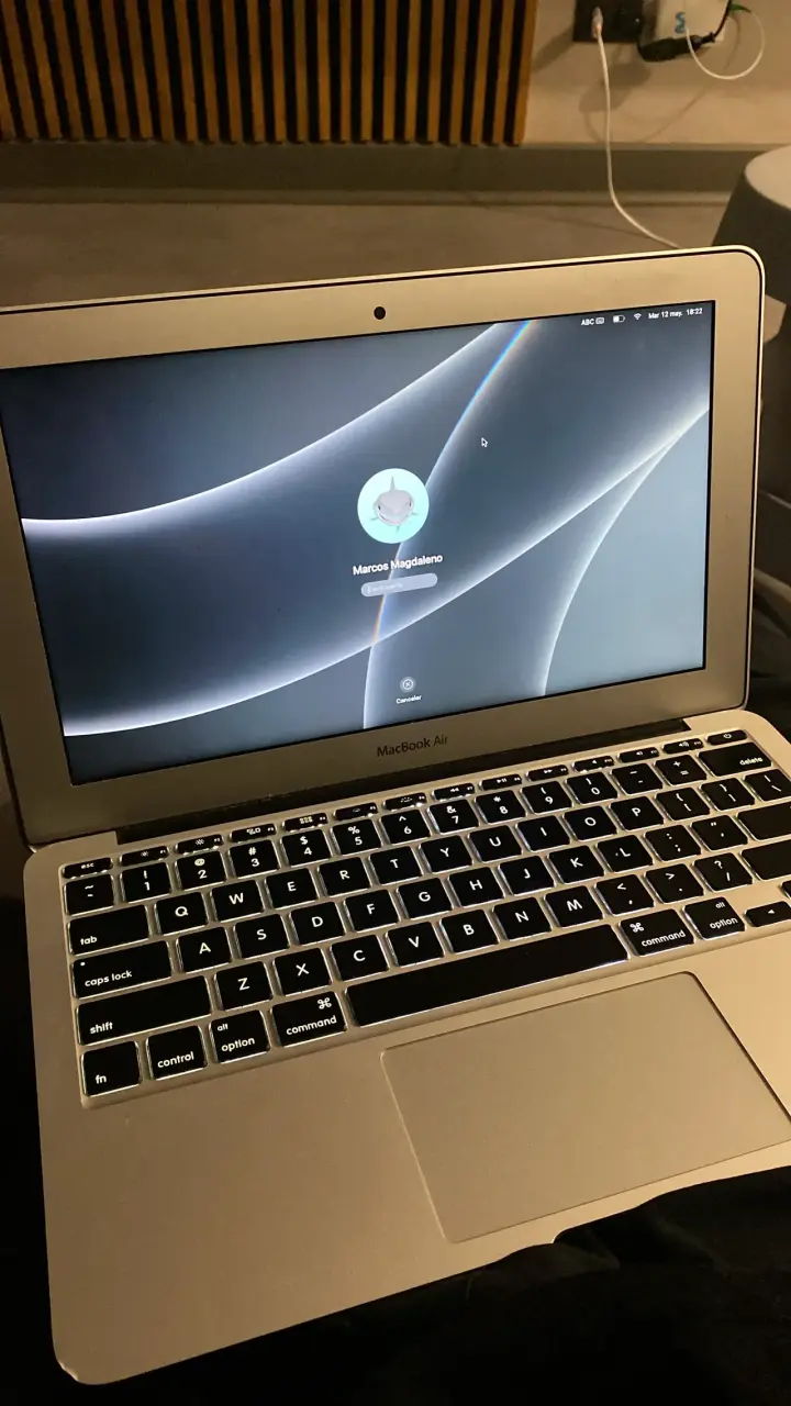 Laptop MacBook Air negociable - 3