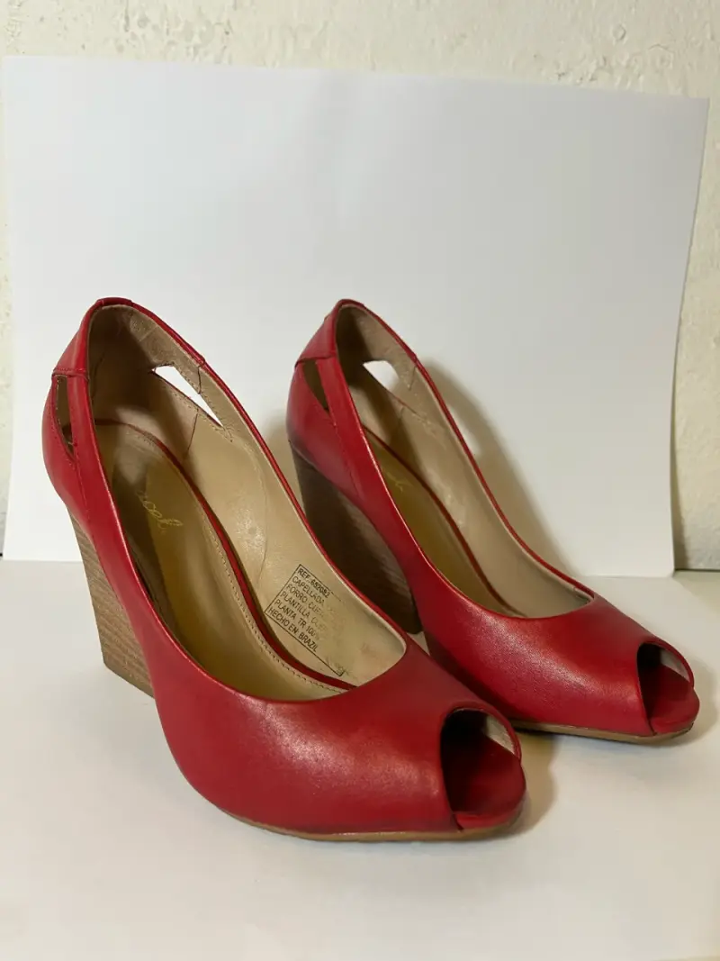 Zapatos de tacón rojo con punta abierta TALLA 35 - 2