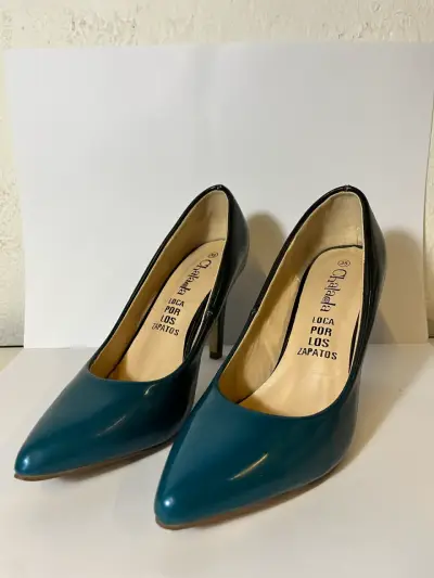 Tacones charol azul y negro TALLA 35 - miniatura 1