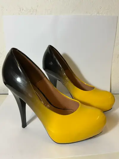 Tacones altos bicolor amarillo y negro TALLA 35 - miniatura 1