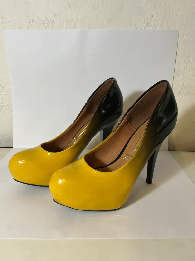 Tacones altos bicolor amarillo y negro TALLA 35 - 2
