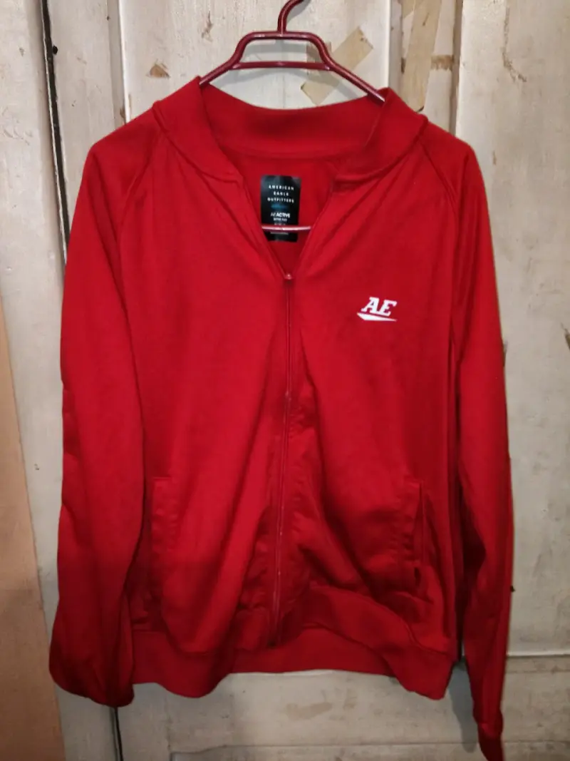 Chaqueta deportiva azul y roja - 3