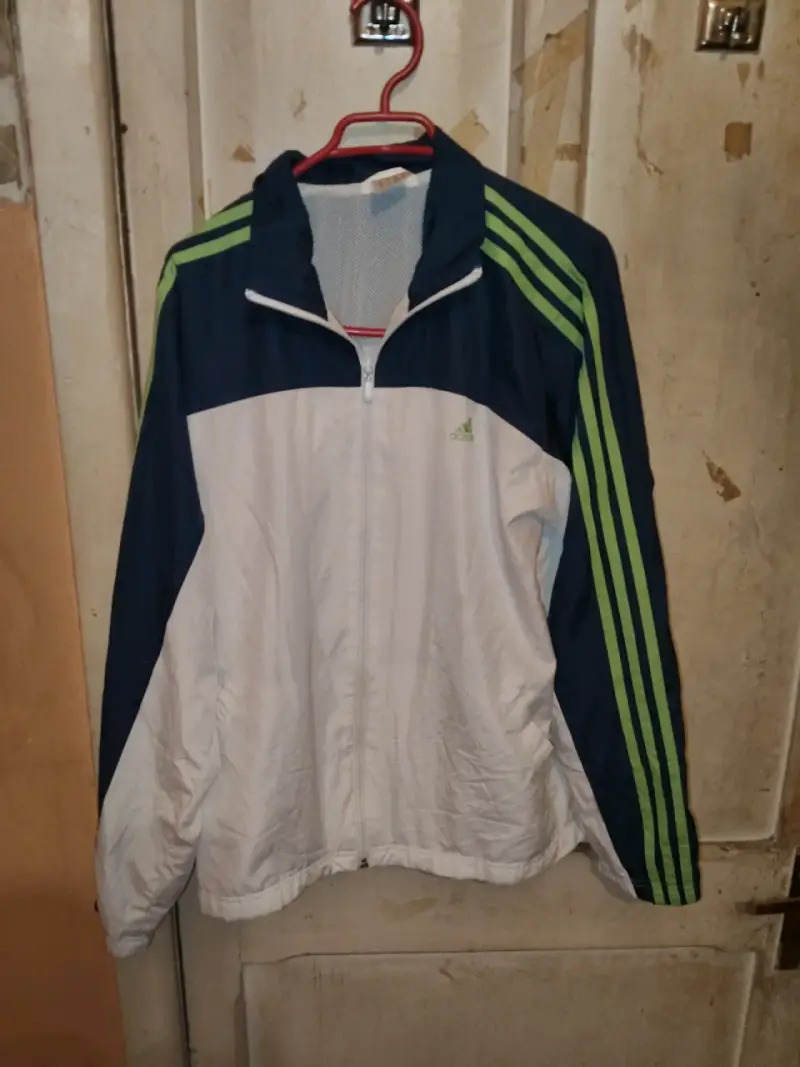 Chaqueta deportiva azul y roja - 6