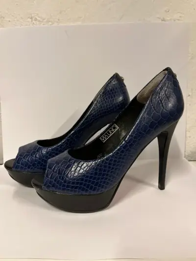 Tacones altos azules de piel TALLA 35 - miniatura 2