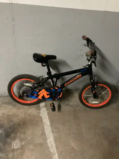 Bicicleta infantil aro 16 con diseño deportivo - miniatura 2