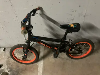 Bicicleta infantil aro 16 con diseño deportivo - miniatura 4