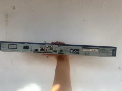 Reproductor Blu-ray Panasonic DMP-BDT220 - miniatura 3