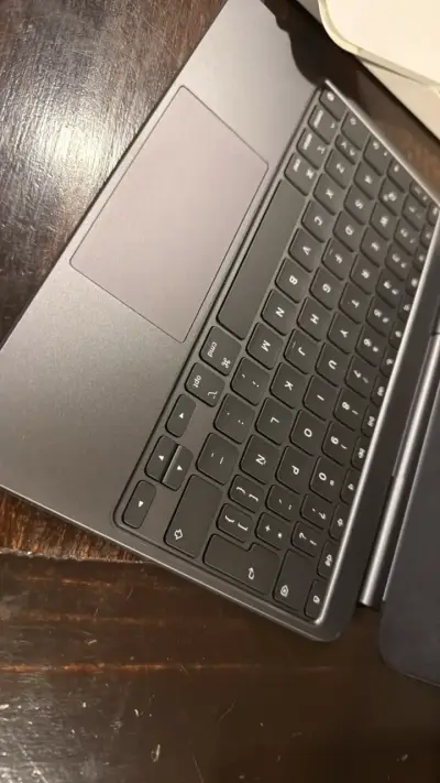 Teclado Magic Keyboard para iPad Pro 11 M4 - miniatura 4