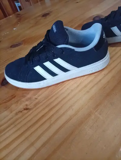 Zapatillas Adidas negras clásicas - miniatura 2