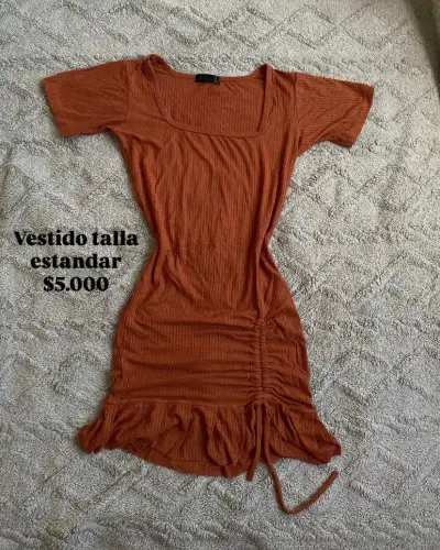 Vestido corto color terracota con volantes - miniatura 1
