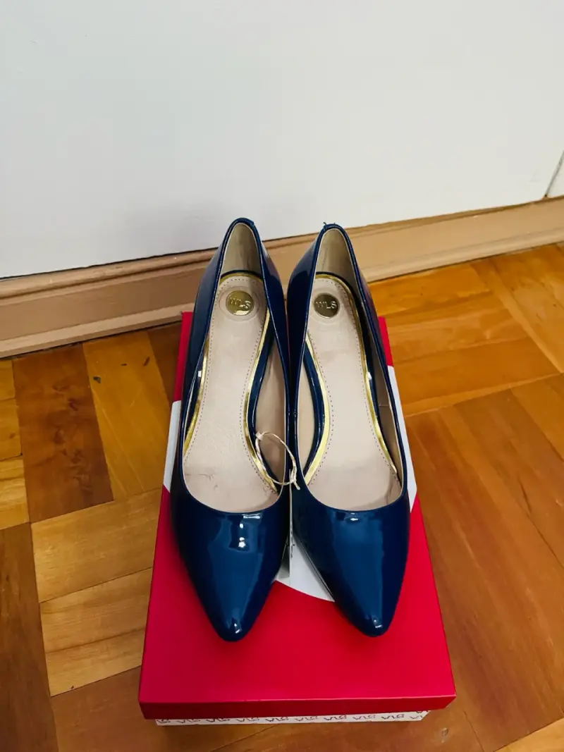 Zapatos de tacón azul elegantes - 1