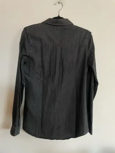 Camisa de mezclilla gris manga larga - miniatura 5