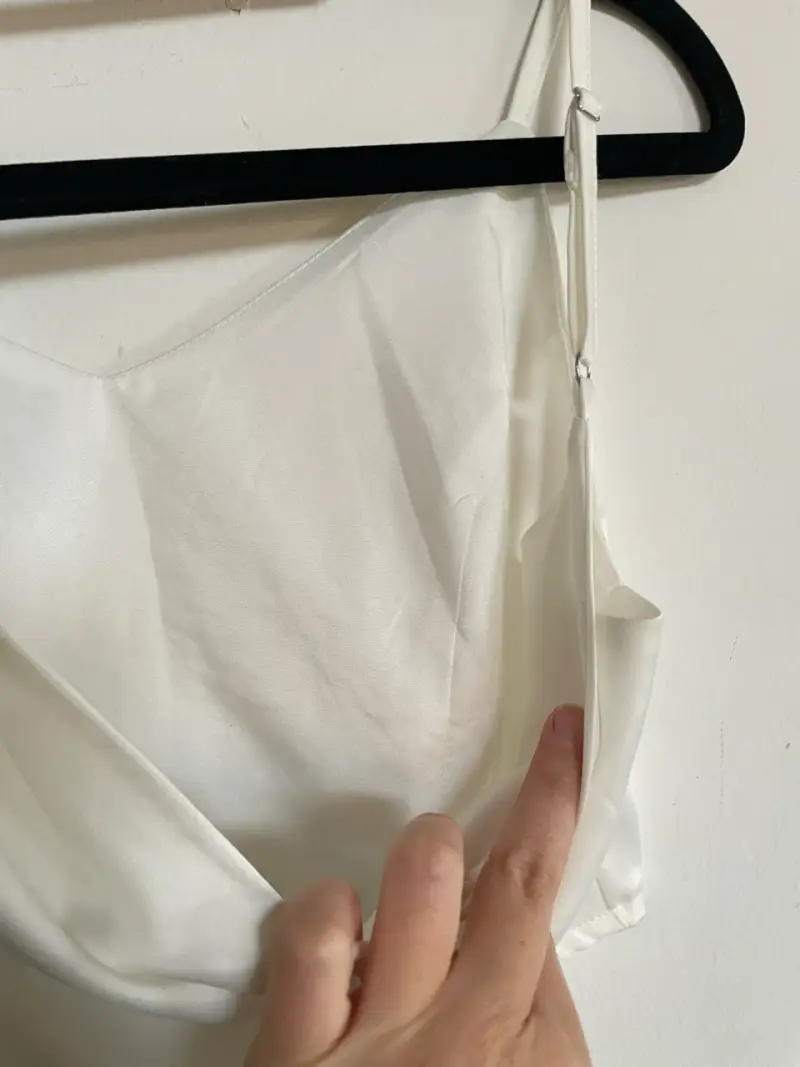 Top blanco de tirantes elegante - 6