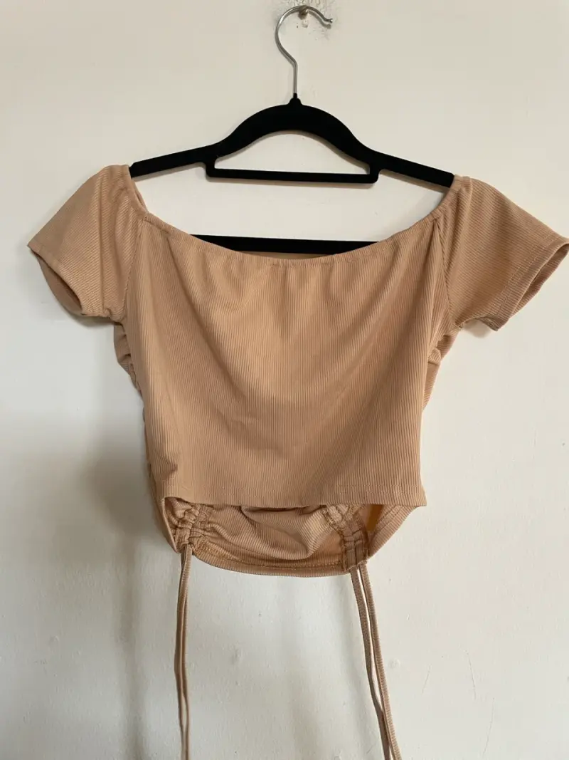 Blusa corta naranja con mangas abullonadas - 4