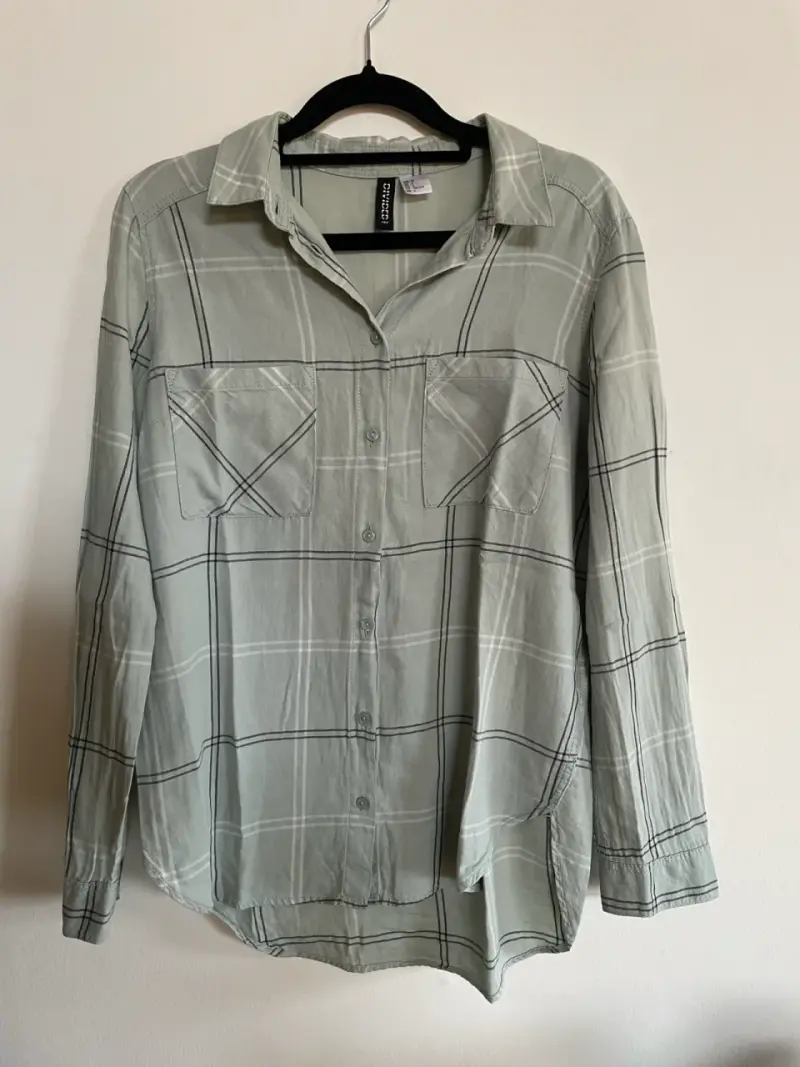 Camisa a cuadros gris claro de mujer - 1