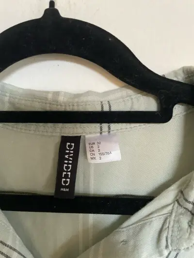 Camisa a cuadros gris claro de mujer - miniatura 2