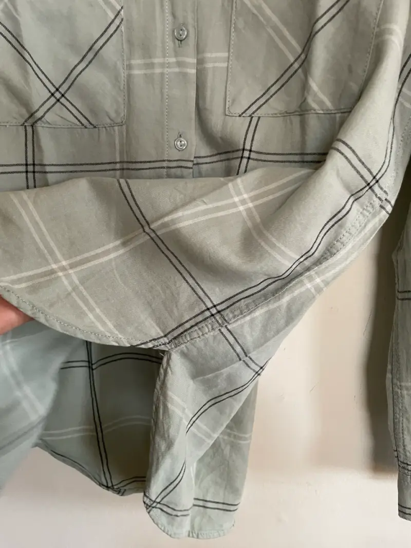 Camisa a cuadros gris claro de mujer - 4