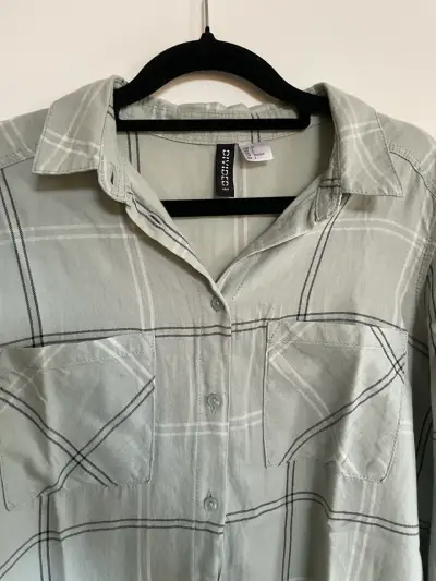 Camisa a cuadros gris claro de mujer - miniatura 6