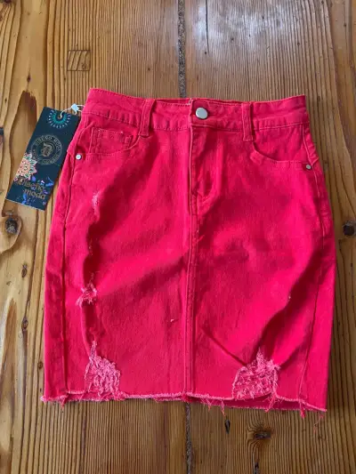 Falda de mezclilla roja desgastada - miniatura 1