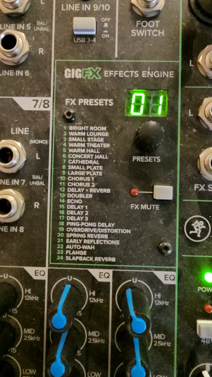 Consola de mezcla con efectos marca mackie - 4