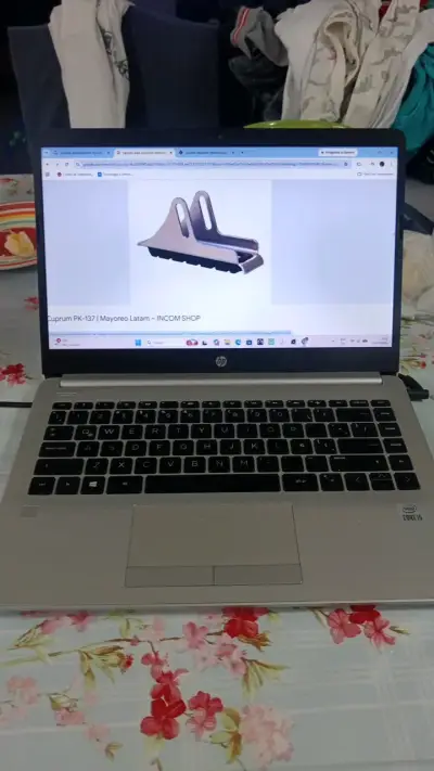 Laptop HP con pantalla de 15 pulgadas - miniatura 1