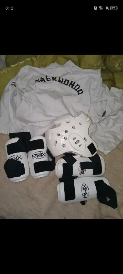 Conjunto de protección para taekwondo - miniatura 1
