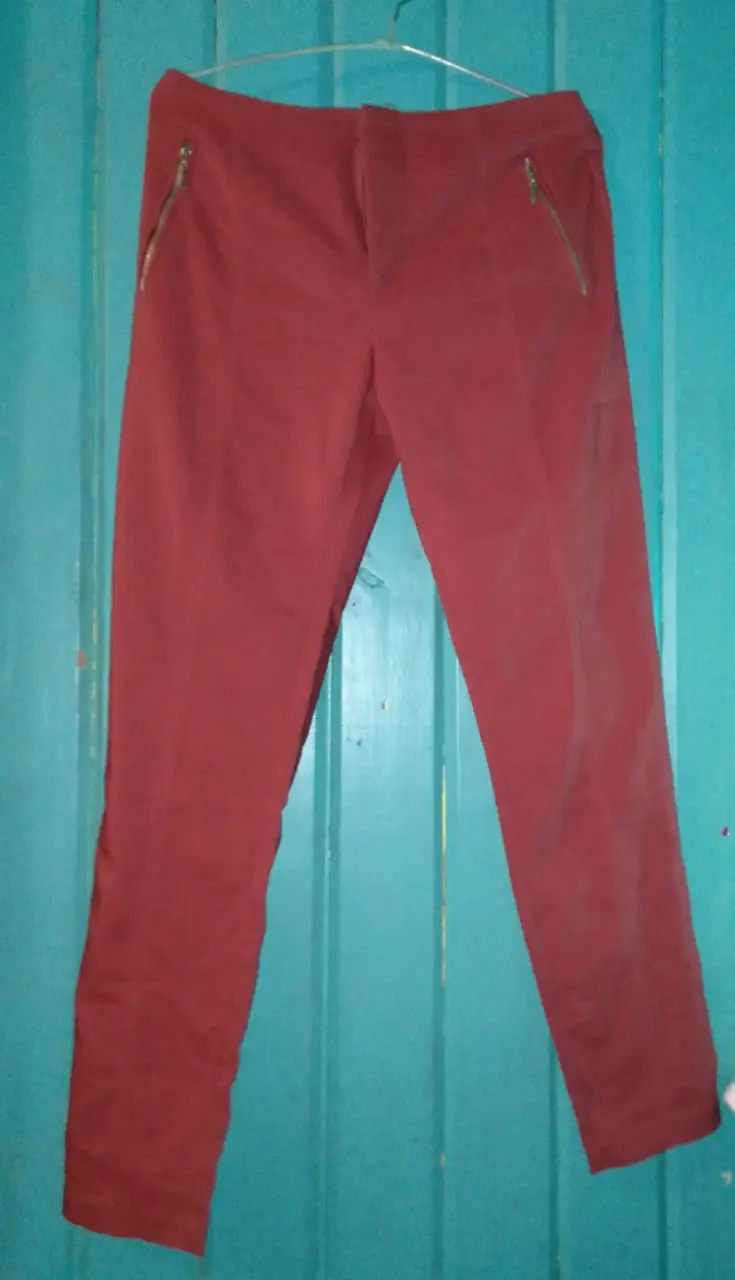 Pantalones rojos con cierre para mujer