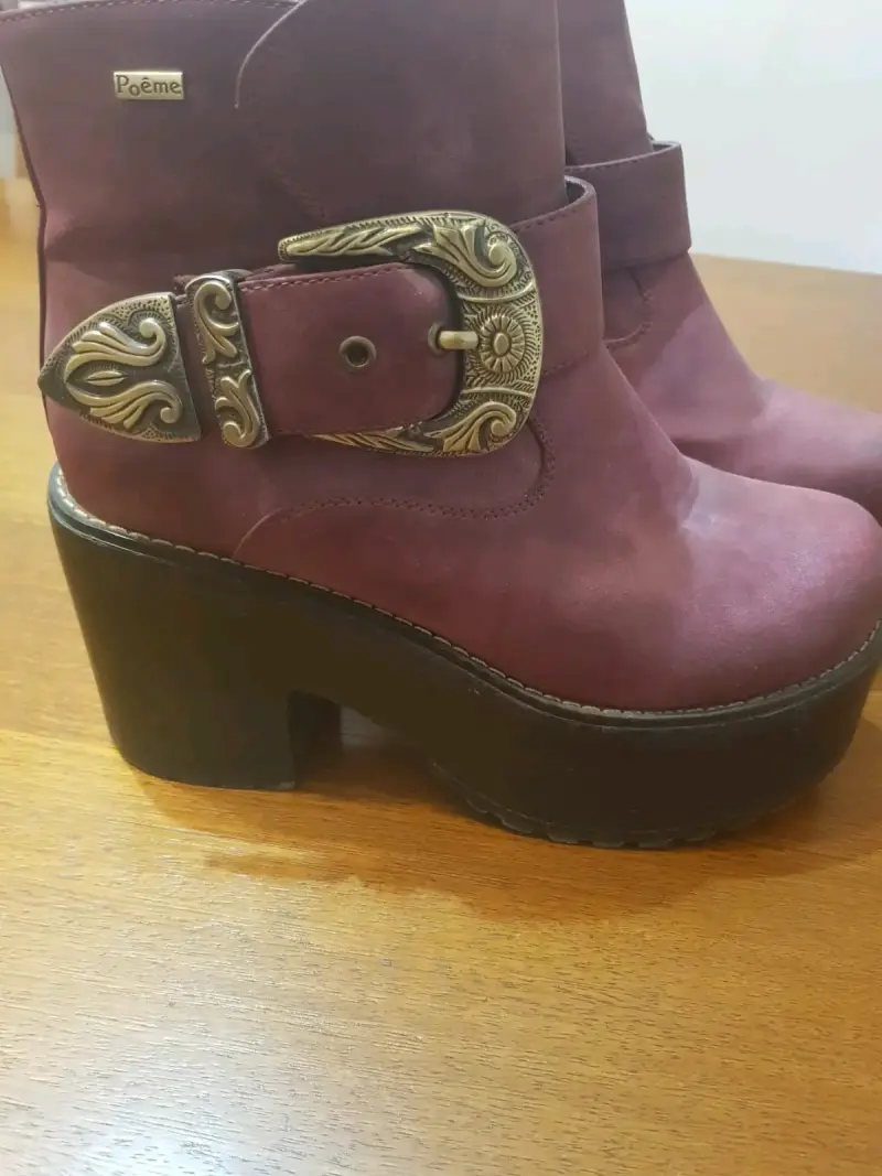 Botines burdeos con hebilla decorativa, talla 38 - 2