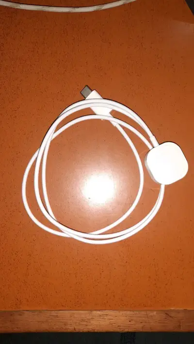Cargador magnético USB-C para smartwatch - miniatura 1