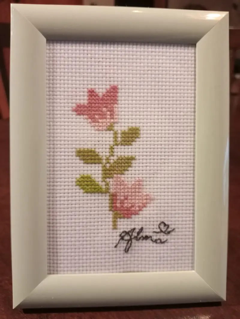 Cuadro bordado a mano con flores