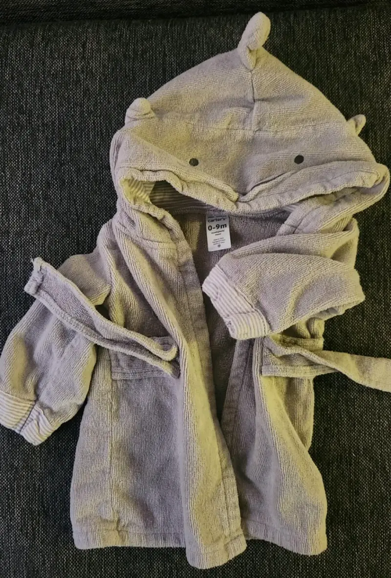 Bata de baño infantil Carter's gris con capucha