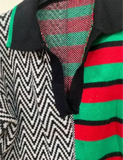 Suéter estampado multicolor con diseño único - miniatura 2