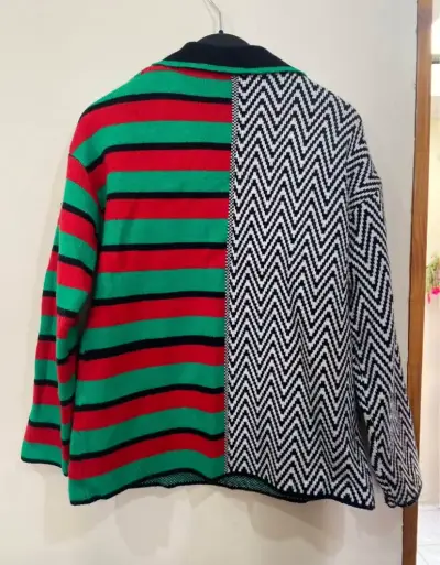 Suéter estampado multicolor con diseño único - miniatura 3
