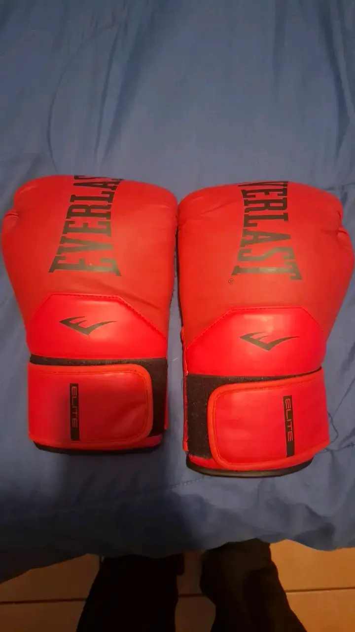 Guantes de boxeo Everlast Elite rojos