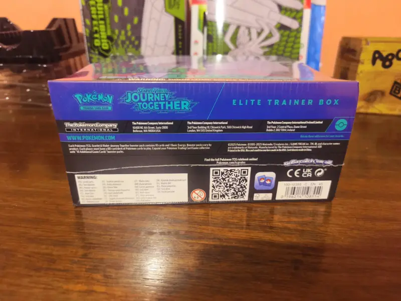 Caja Entrenador Élite Pokémon Journey Together - 1