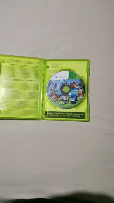 Minecraft Xbox 360 Edition en buen estado - miniatura 2