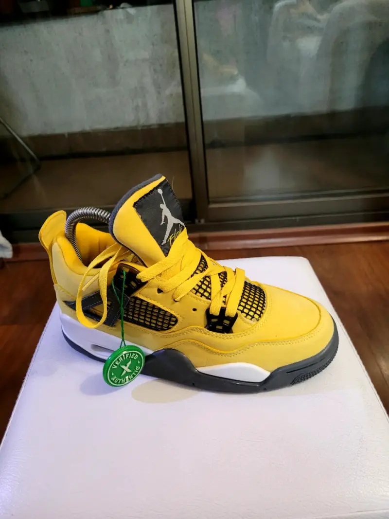 Zapatillas deportivas amarillas Air Jordan