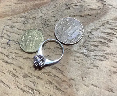 Anillo de plata con diseño elegante - miniatura 1