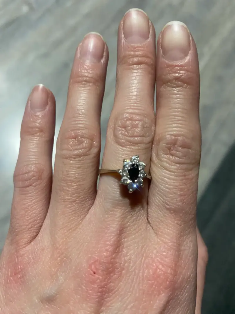 Anillo de plata con diseño elegante - 4