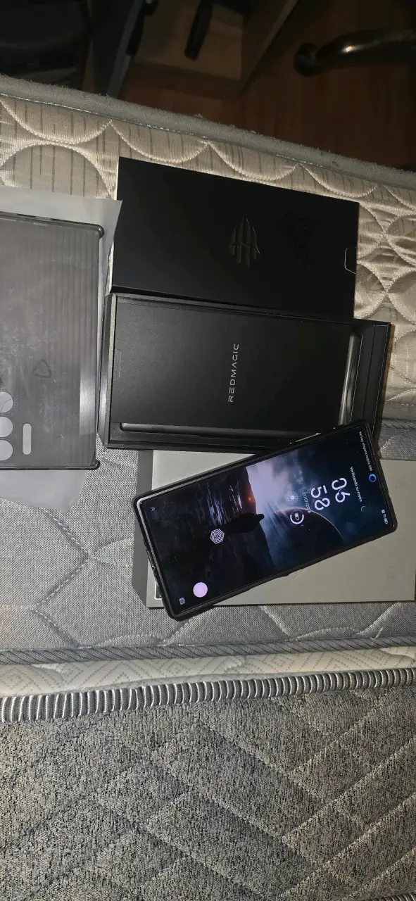 Smartphone Nubia RedMagic 10 pro 5G con caja - 2