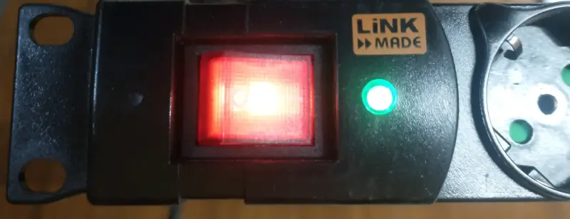Regleta eléctrica Link Made con interruptor - 1