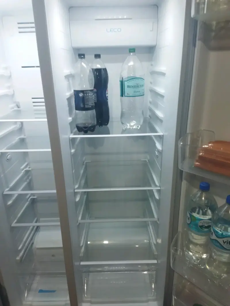 Refrigerador con pantalla digital y control de temperatura - 3
