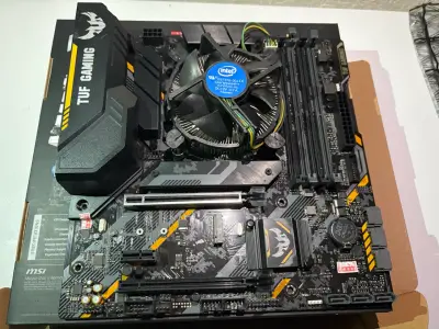 Placa madre MSI TUF Gaming con Procesador Intel - miniatura 1