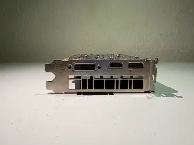 Tarjeta gráfica MSI Nvidia 1650 Super Ventus - miniatura 3
