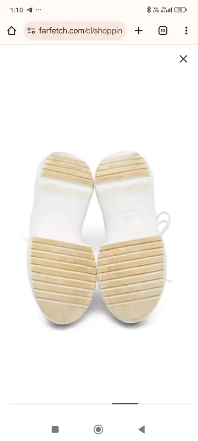 Zapatos blancos con suela de goma - miniatura 1