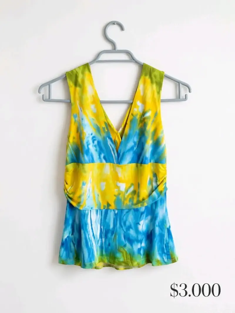 Blusa estampada Korus de colores vibrantes - 2