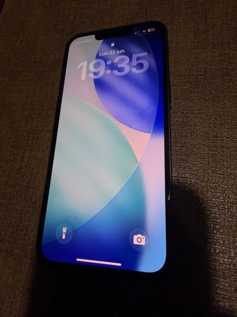 iPhone 13 en excelente estado - 2