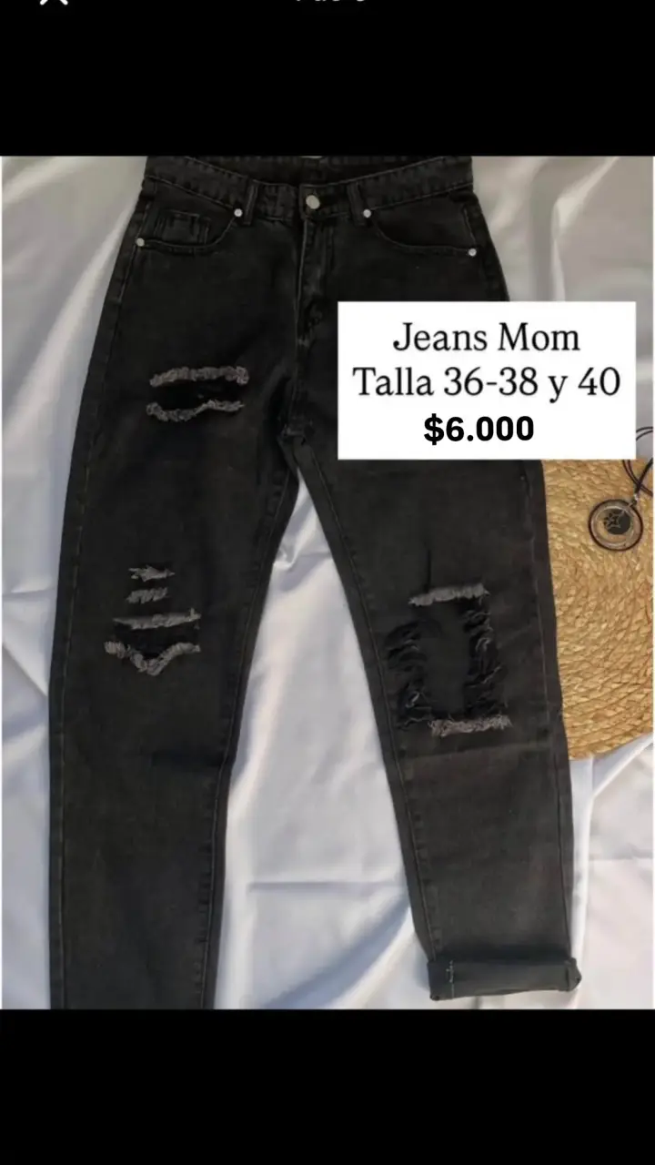 Jeans Mom negros desgastados talla 36-40