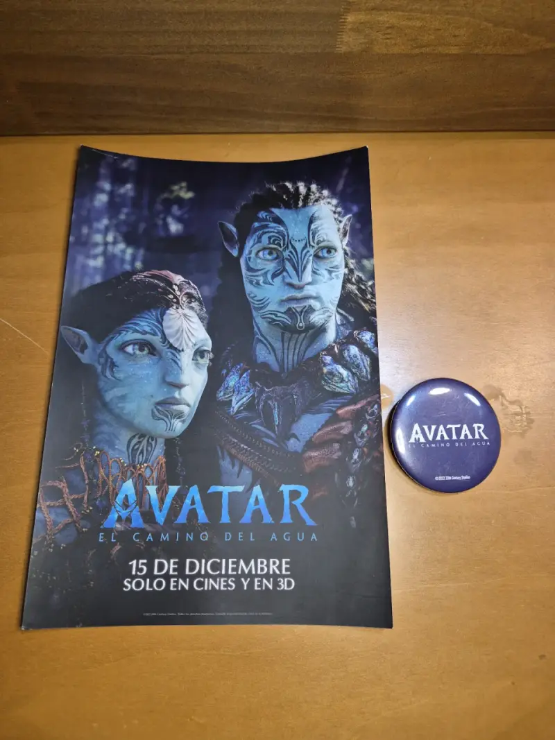 Mini afiche y pin de Avatar: El Camino del Agua - 1